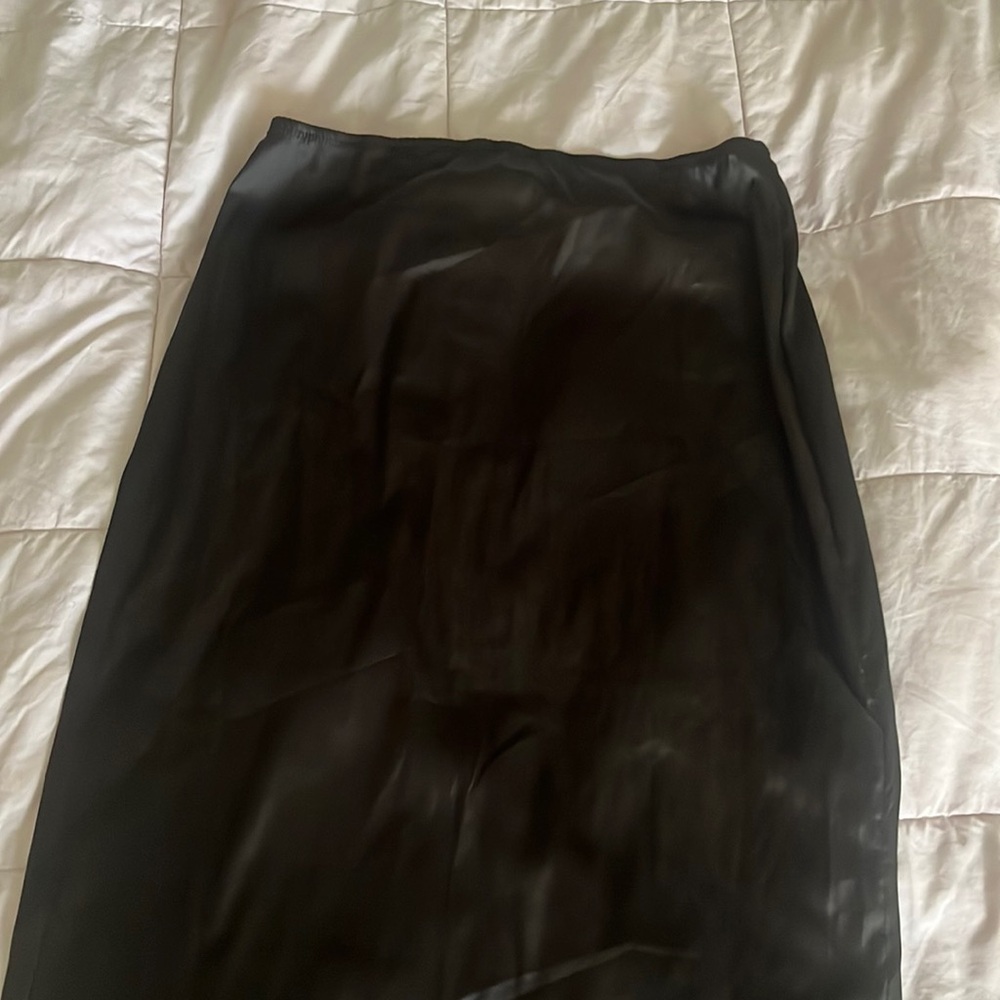 New fenity black long silk skirt size small NWT